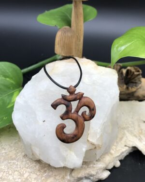 Pendentif Om̐