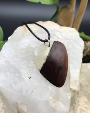 Pendentif Bois Résine